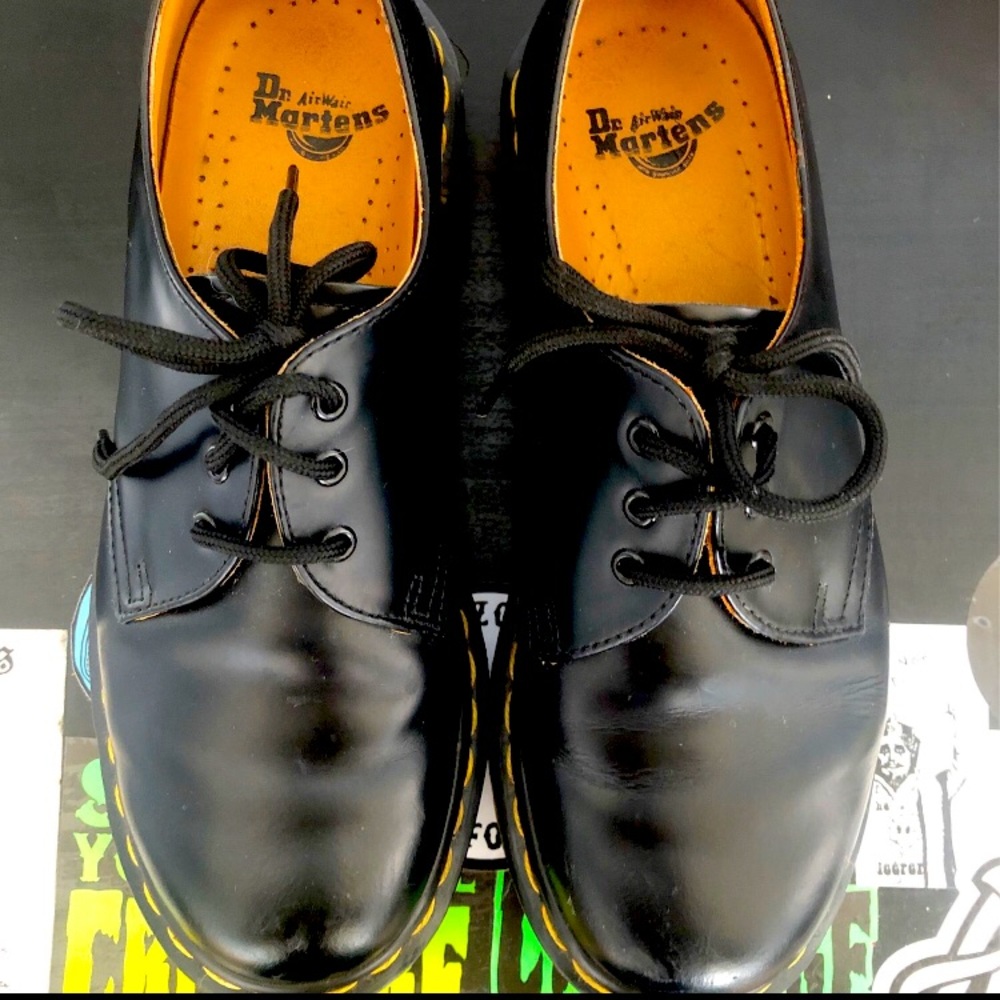 Dr. Martens black women’s sz 6